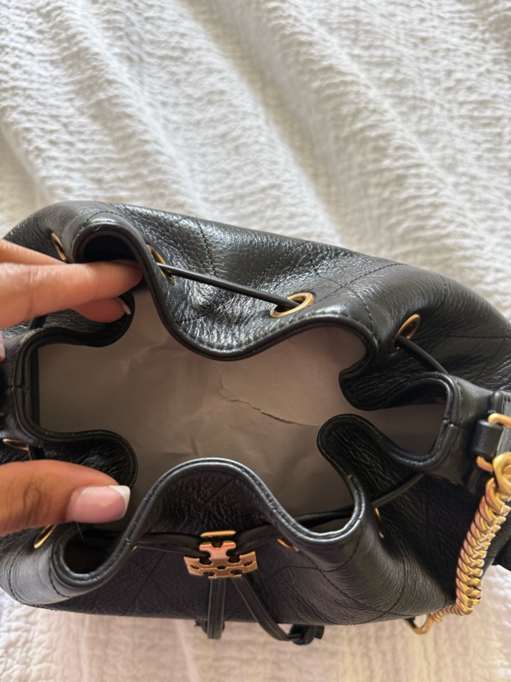 Tory Burch Charlie Black Quilted Leather Drawstring Shoulder Bag Small - Picture 5 of 9
